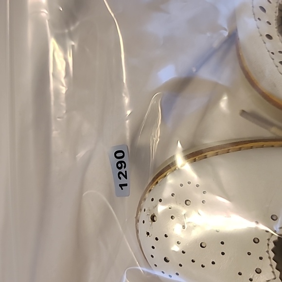 White Messeca moccasins Sz.8.5 - Picture 9 of 9